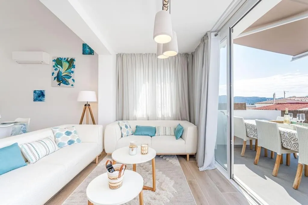 Luxury House In Roses Villa