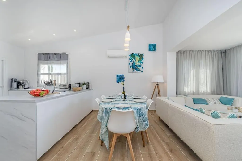 Luxury House In Roses Villa
